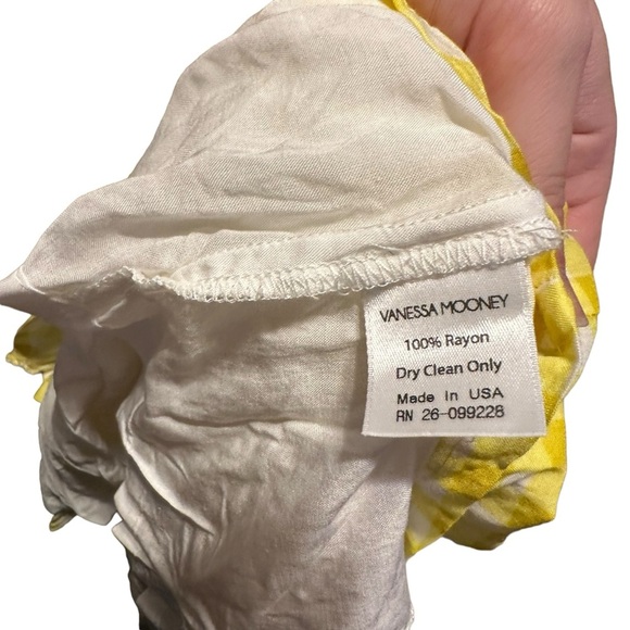Vanessa Mooney NWT Yellow Dress Size Medium - Picture 4 of 5